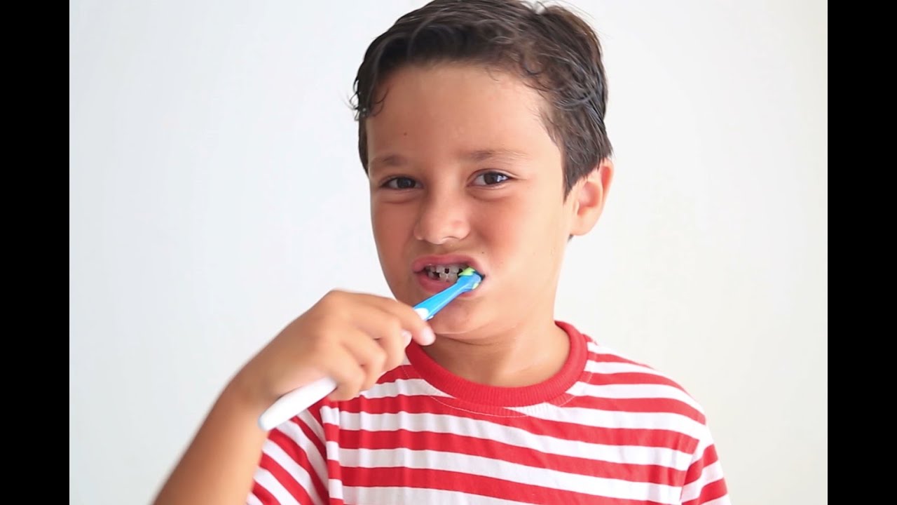 How to Teach Your Child to Brush His Teeth