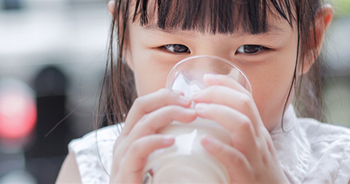Children should stick to drinking ‘milk and water’ according to new guidelines